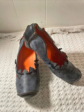 TMA MAiA Blue-Grey Leather Witch Style Low Heels - Size 42 (US 10-10.5)